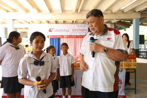 Football clinic & the “Board of Happiness”, Ang Thong