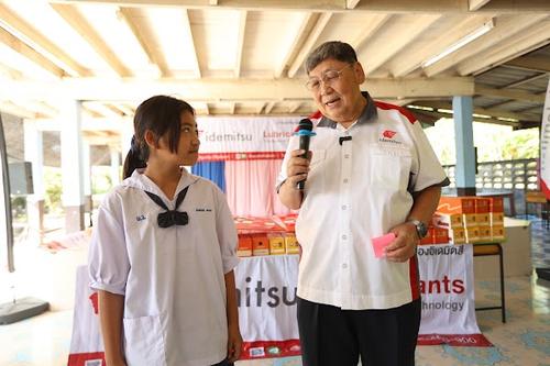 Football clinic & the “Board of Happiness”, Ang Thong