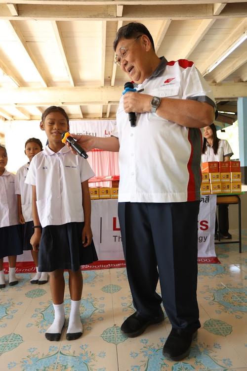 Football clinic & the “Board of Happiness”, Ang Thong