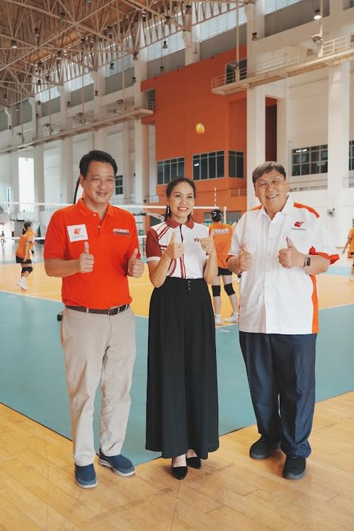 Supporting women’s volleyball, Khon Kaen University & Korat
